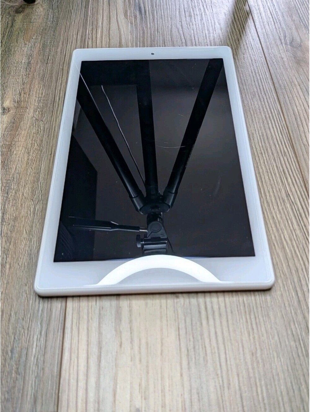 Amazon Kindle Fire Tablet HD 10 32GB White M2V3R5 Tested Wifi